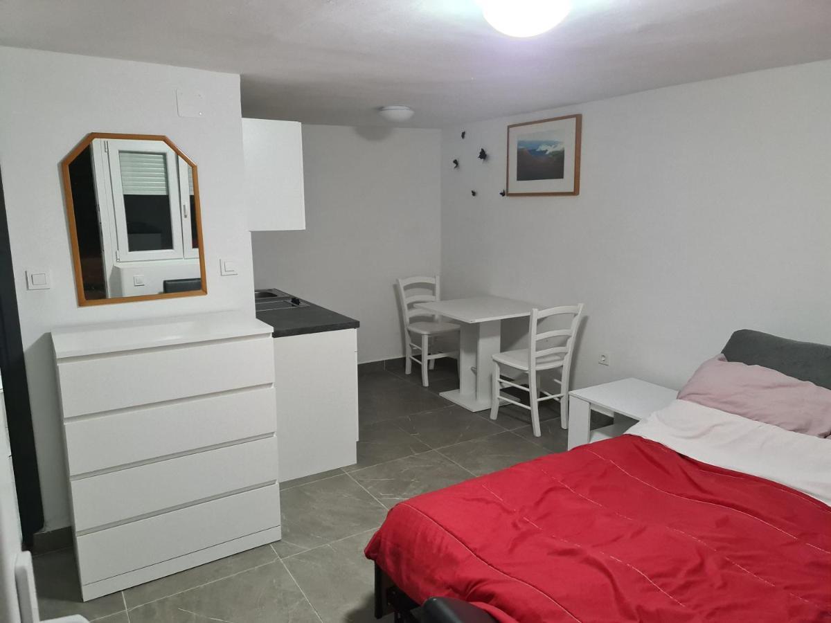 Marton Apartamento Krk Exterior foto